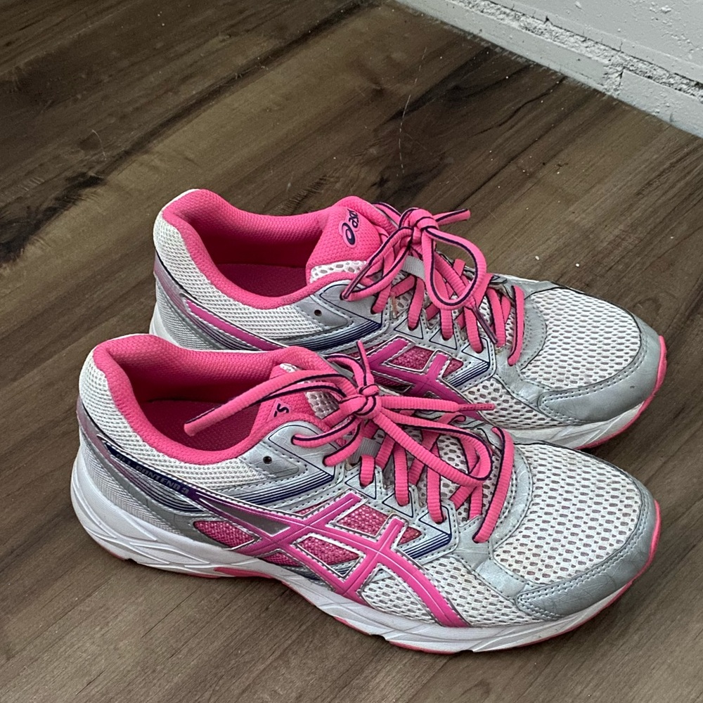 ASICS running shoe pink and white size 8